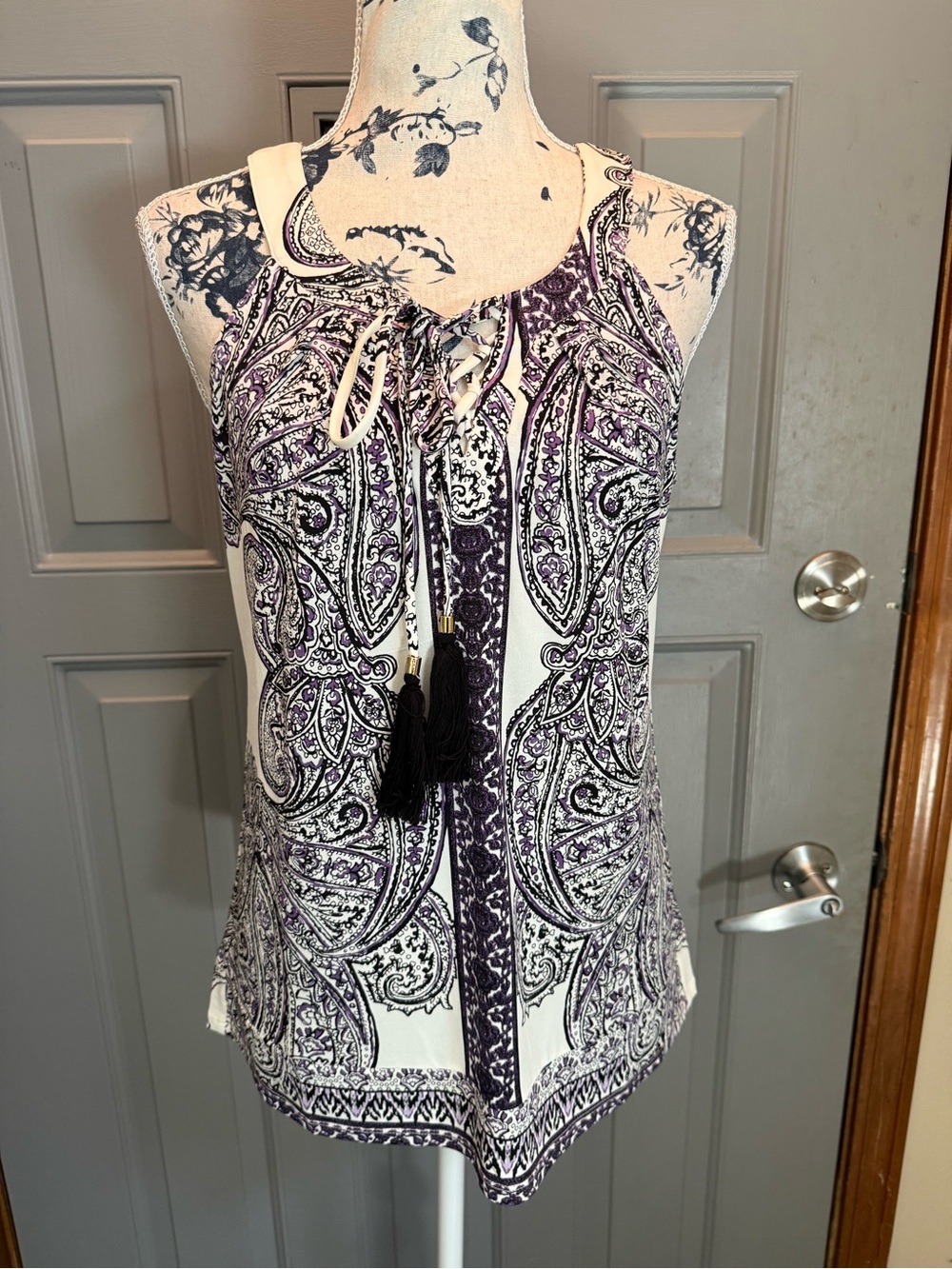 White House Black Market- Purple Paisley Tie-Neck Sleeveless Top -Small EUC